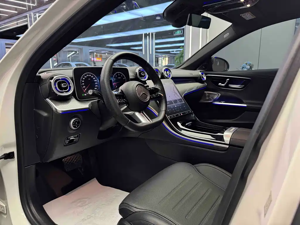 Mercedes-Benz C-Class — миниатюра 4