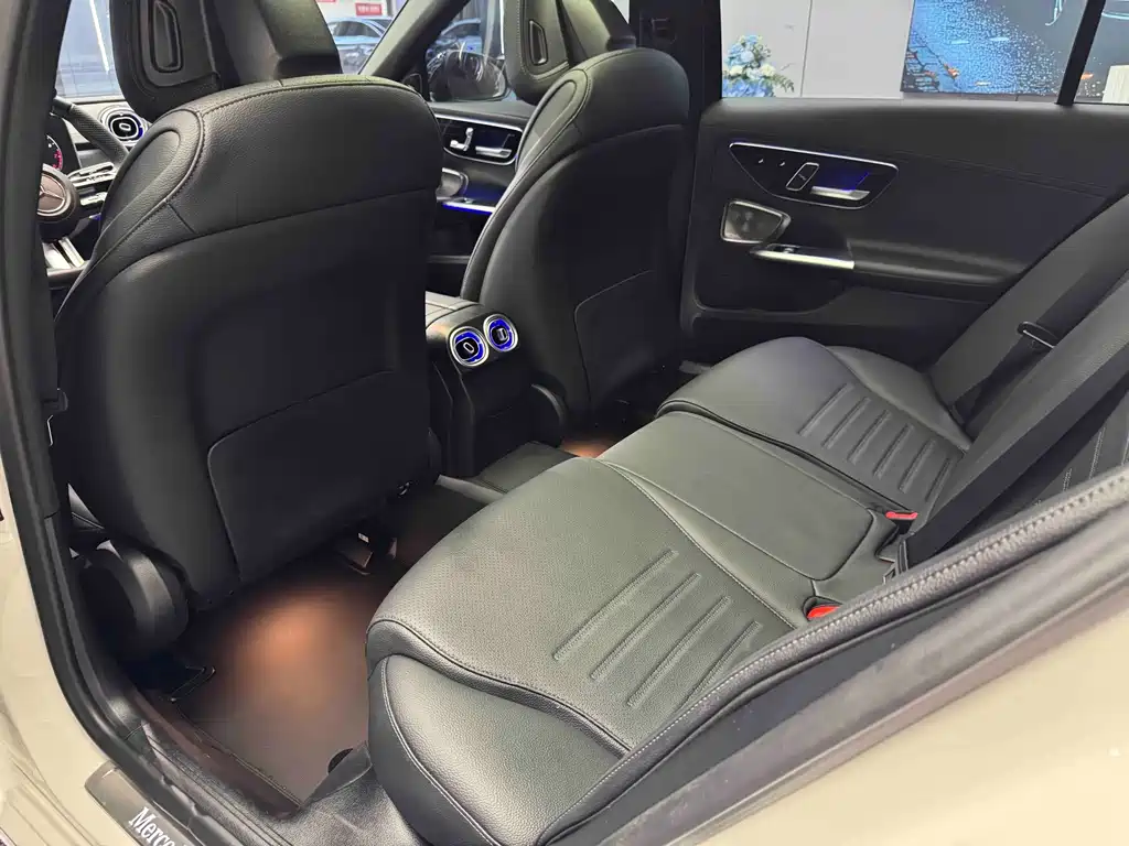 Mercedes-Benz C-Class — миниатюра 5