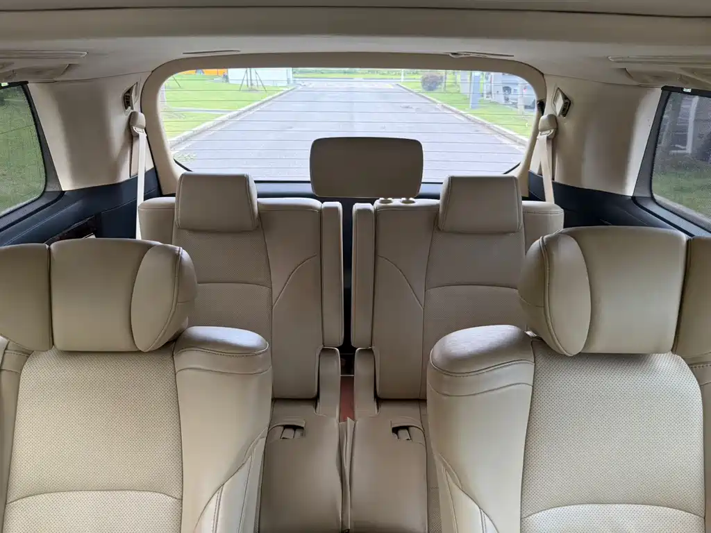 Toyota Alphard — миниатюра 19