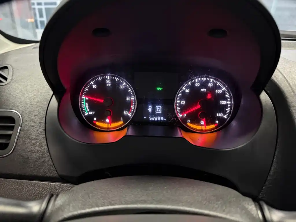 JAC JAC iEV — миниатюра 8
