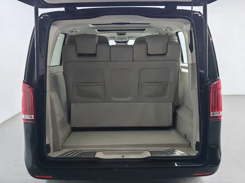 Mercedes-Benz V-Class — миниатюра 16