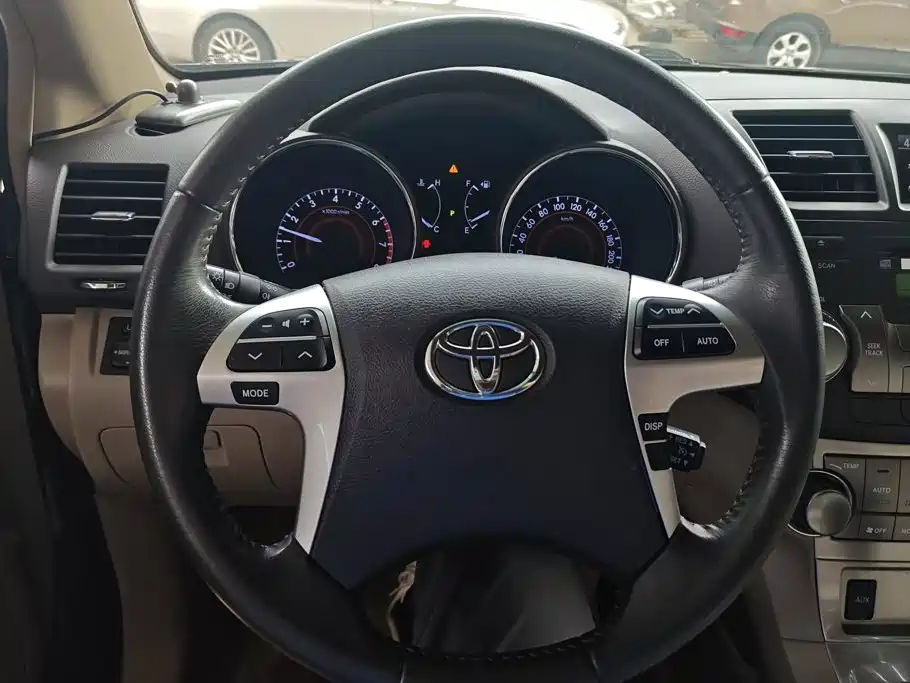 Toyota Highlander — миниатюра 15