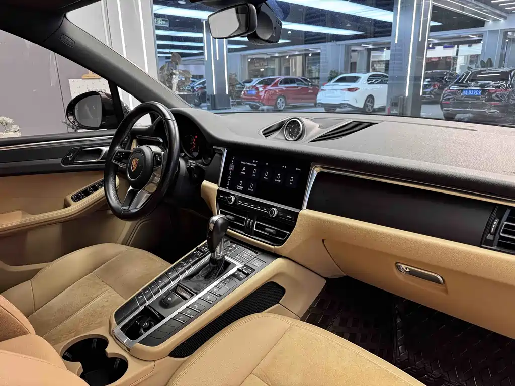 Porsche Macan — миниатюра 4