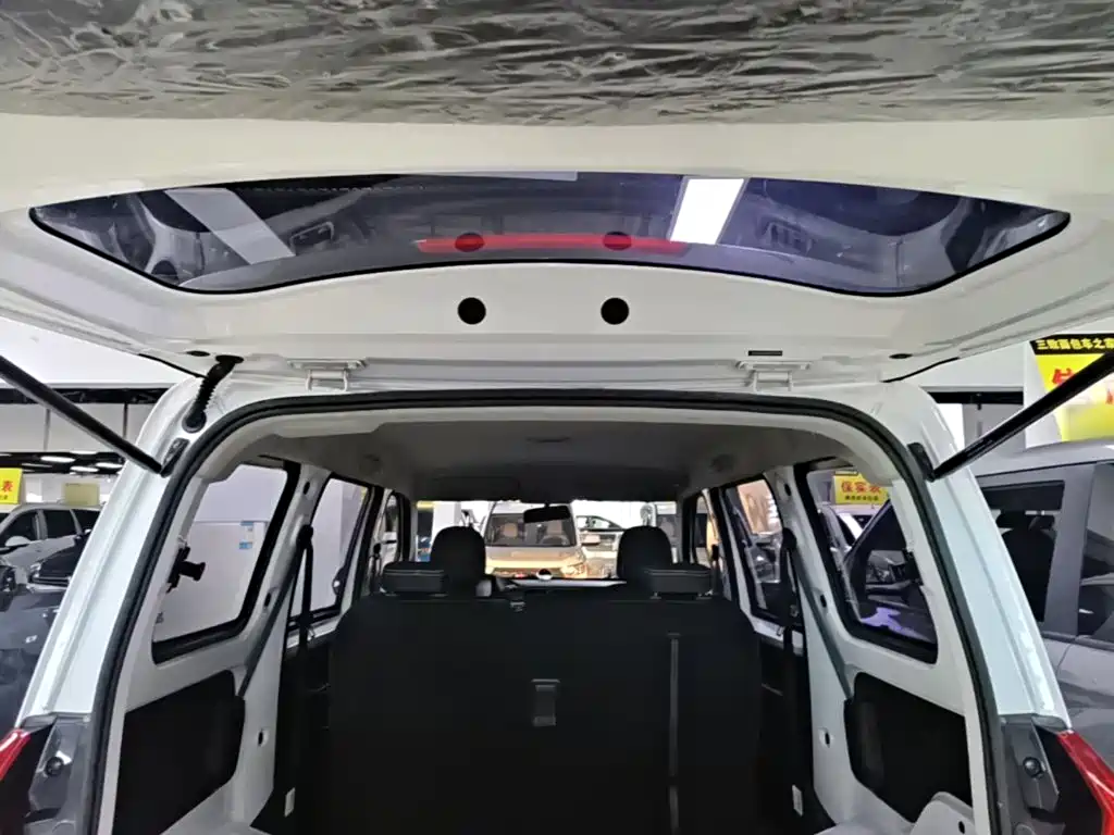 Wuling Hongguang PLUS — миниатюра 19