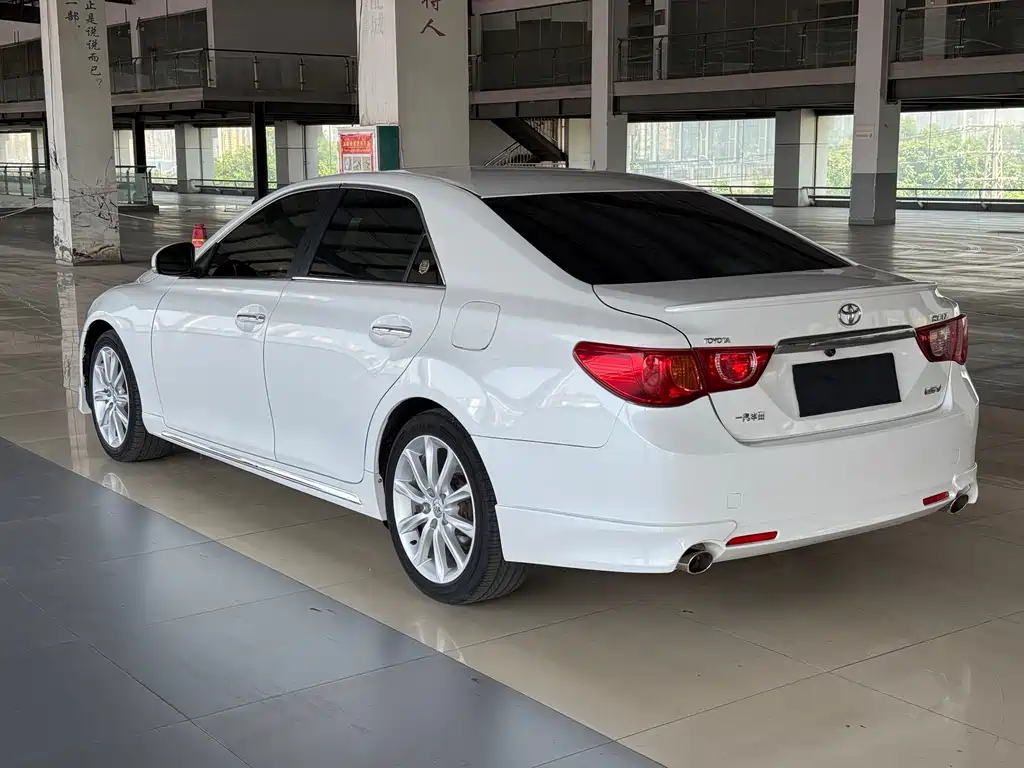 Toyota Reiz — миниатюра 4