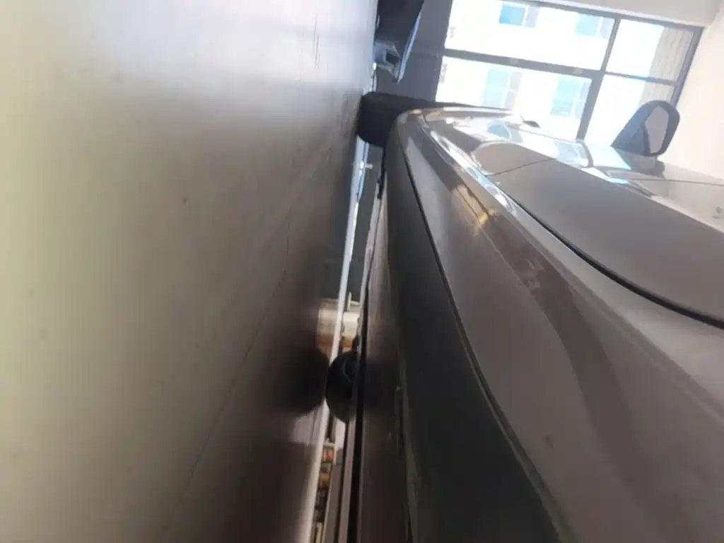 Tesla Model 3 — миниатюра 22
