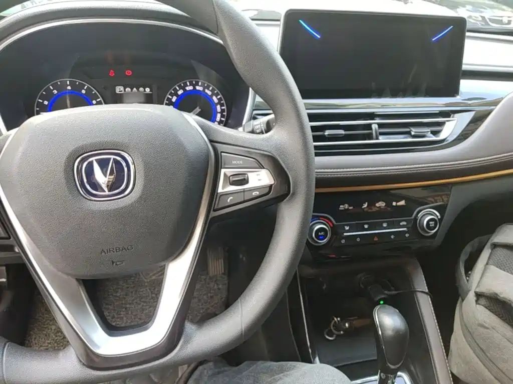 Changan Eado DT — миниатюра 6