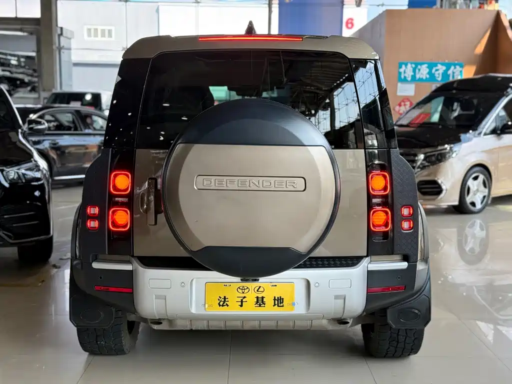 Land Rover Defender — миниатюра 23