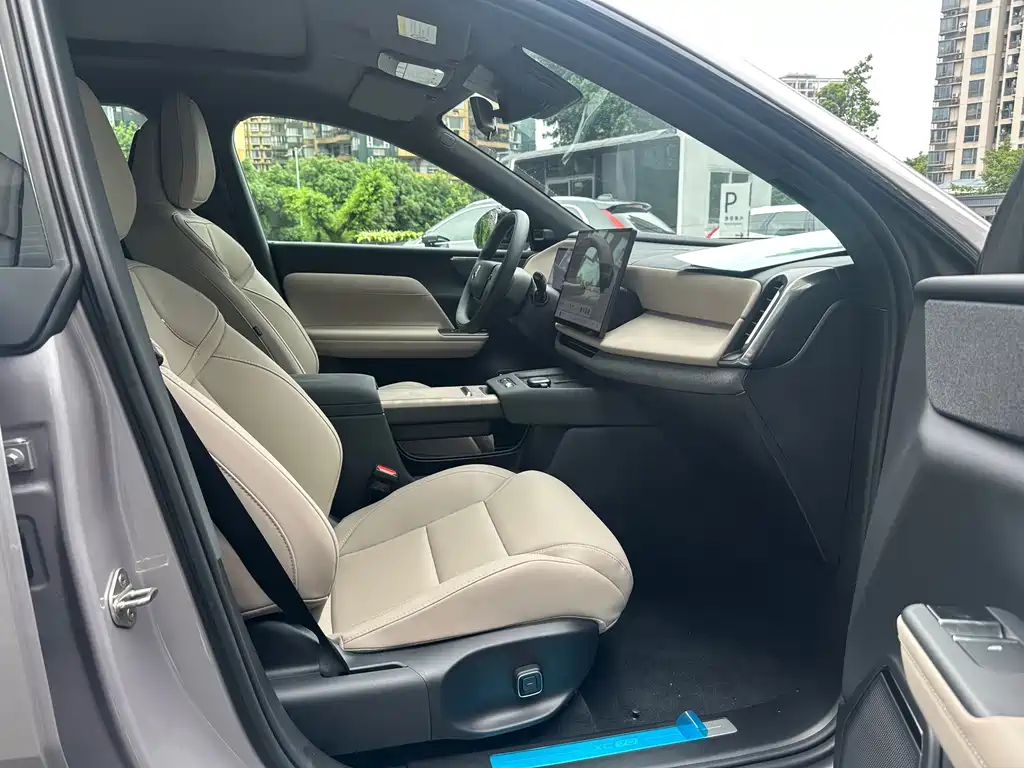 Volvo гибрид Volvo XC70 plug-in — миниатюра 19