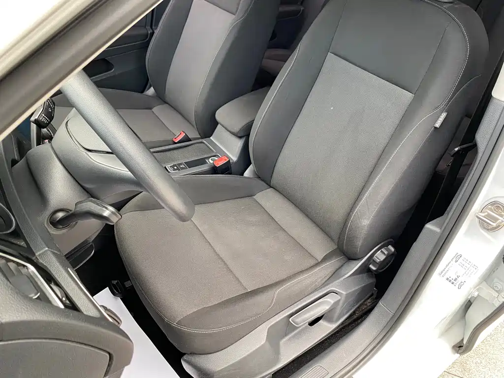 Volkswagen Golf — миниатюра 12