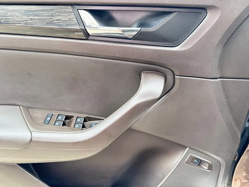 Skoda Kodiaq Facelift TSI330 7 seats 2WD Luxury Premium Enjoy Edition China V, фото 18