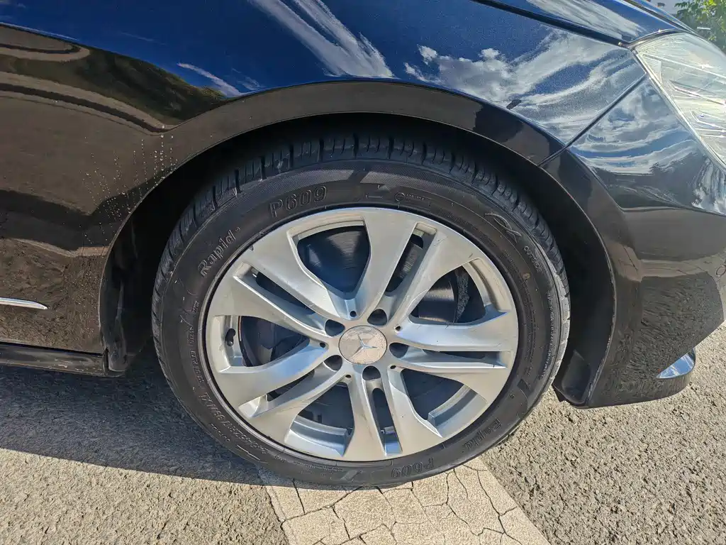 Mercedes-Benz E-Class (Import) — миниатюра 15