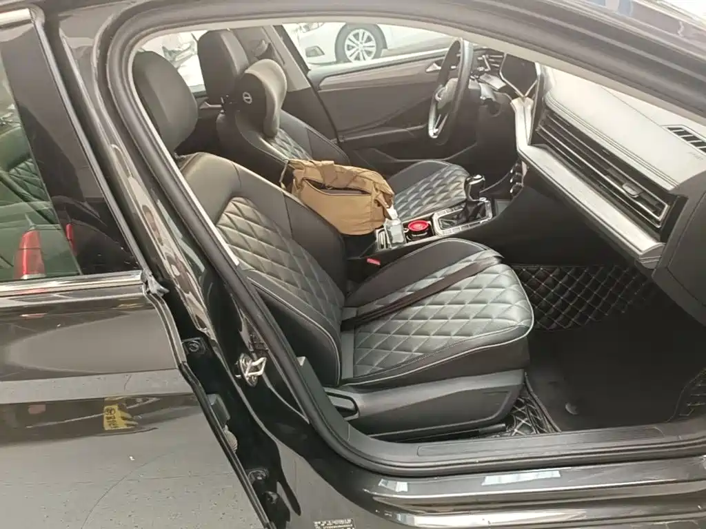 Volkswagen Sagitar — миниатюра 25