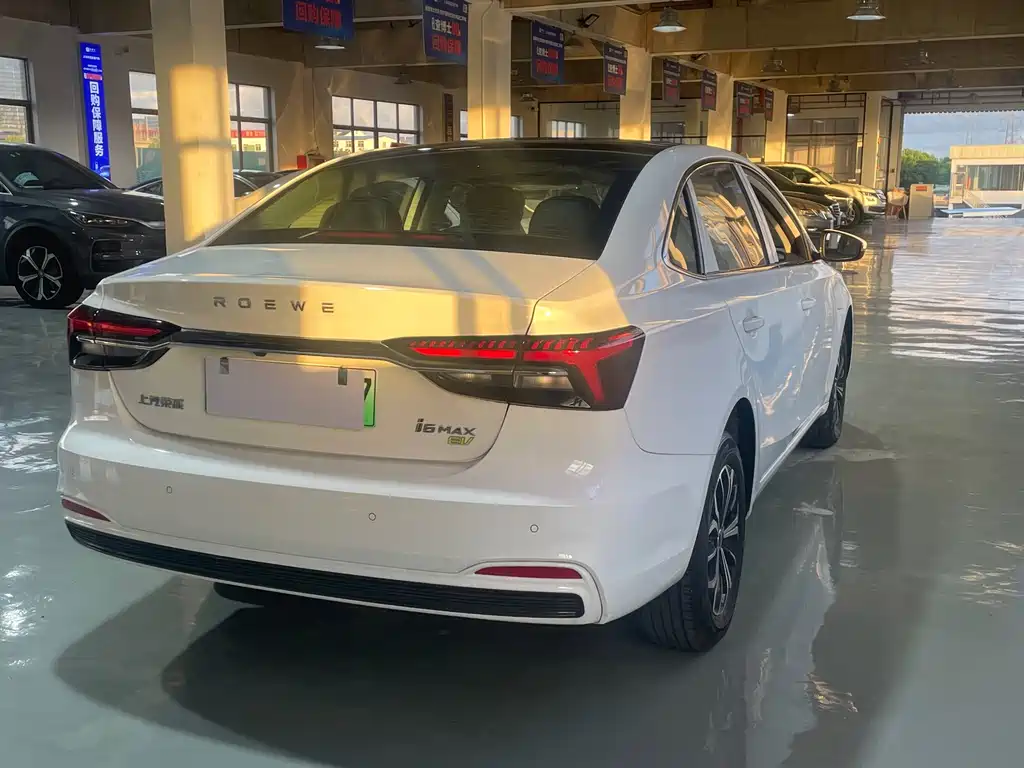 Roewe i6 MAX New Energy — миниатюра 5