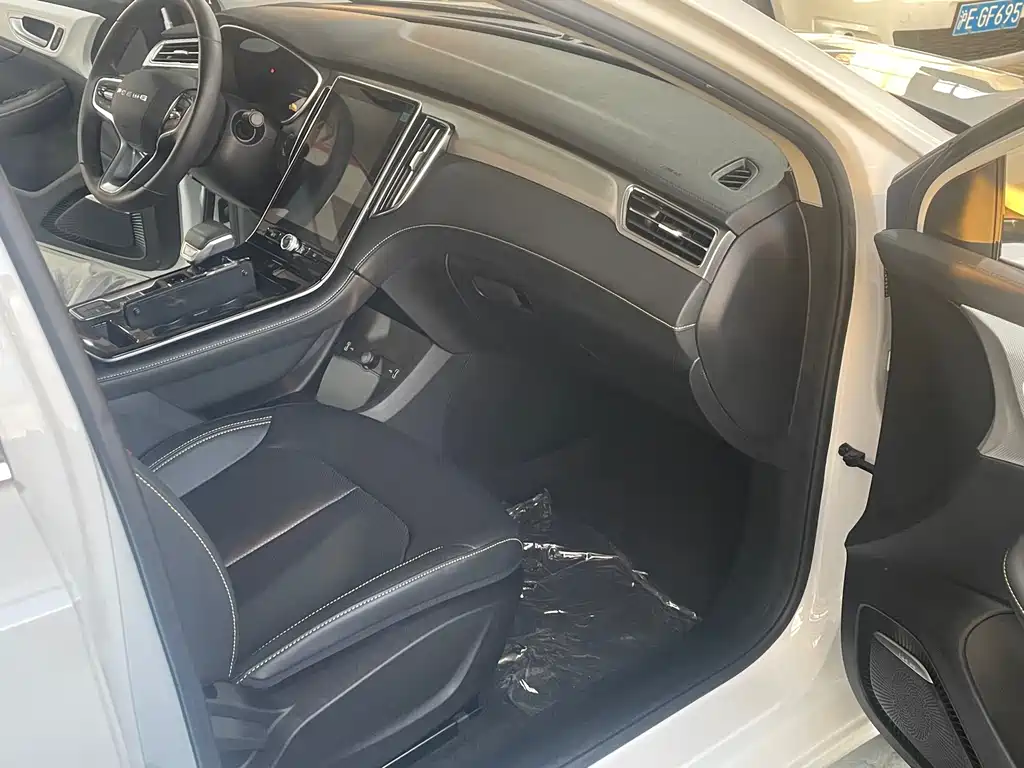 Roewe i6 MAX New Energy — миниатюра 9