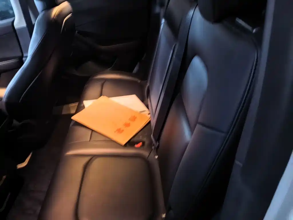 Tesla Model Y — миниатюра 13