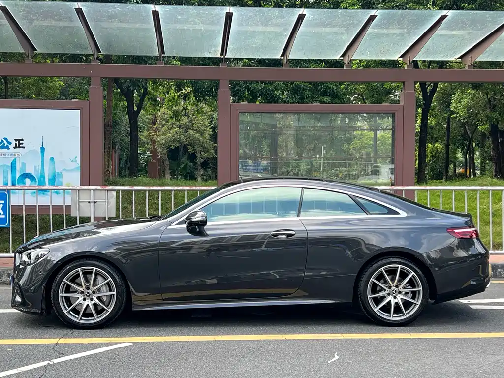 MERCEDES-BENZ E CLASS