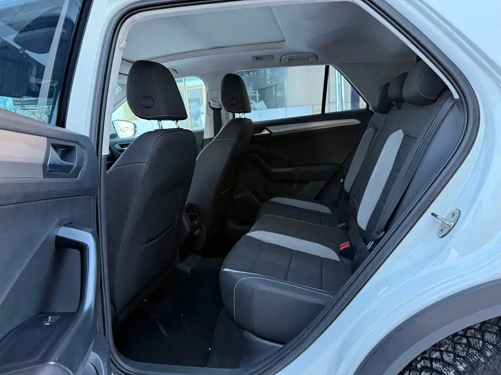 VOLKSWAGEN T ROC EXPLORING SONGS