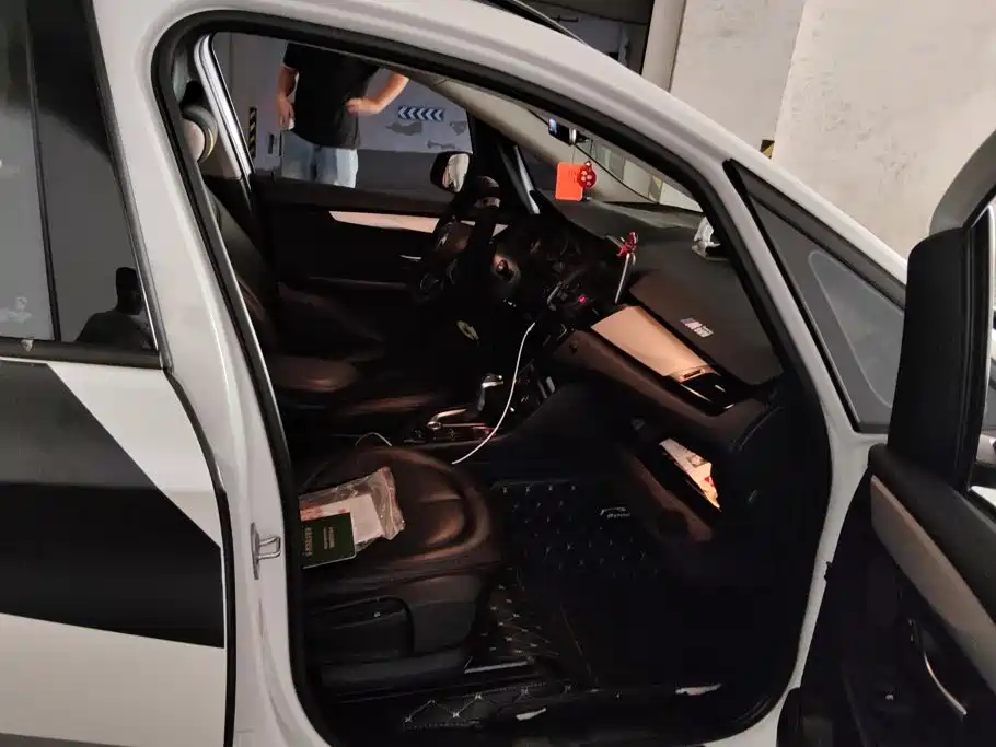 BMW 2 Series Active Tourer — миниатюра 8