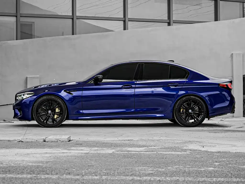 BMW M5