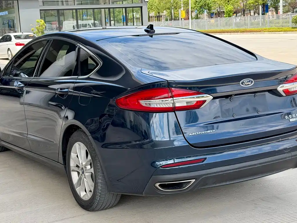 Ford Mondeo — миниатюра 6