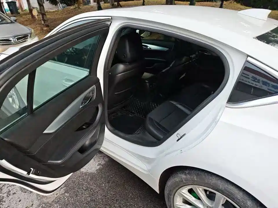 Cadillac CT5 — миниатюра 5