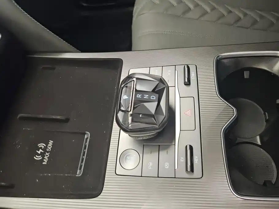 BYD L DM-i — миниатюра 16