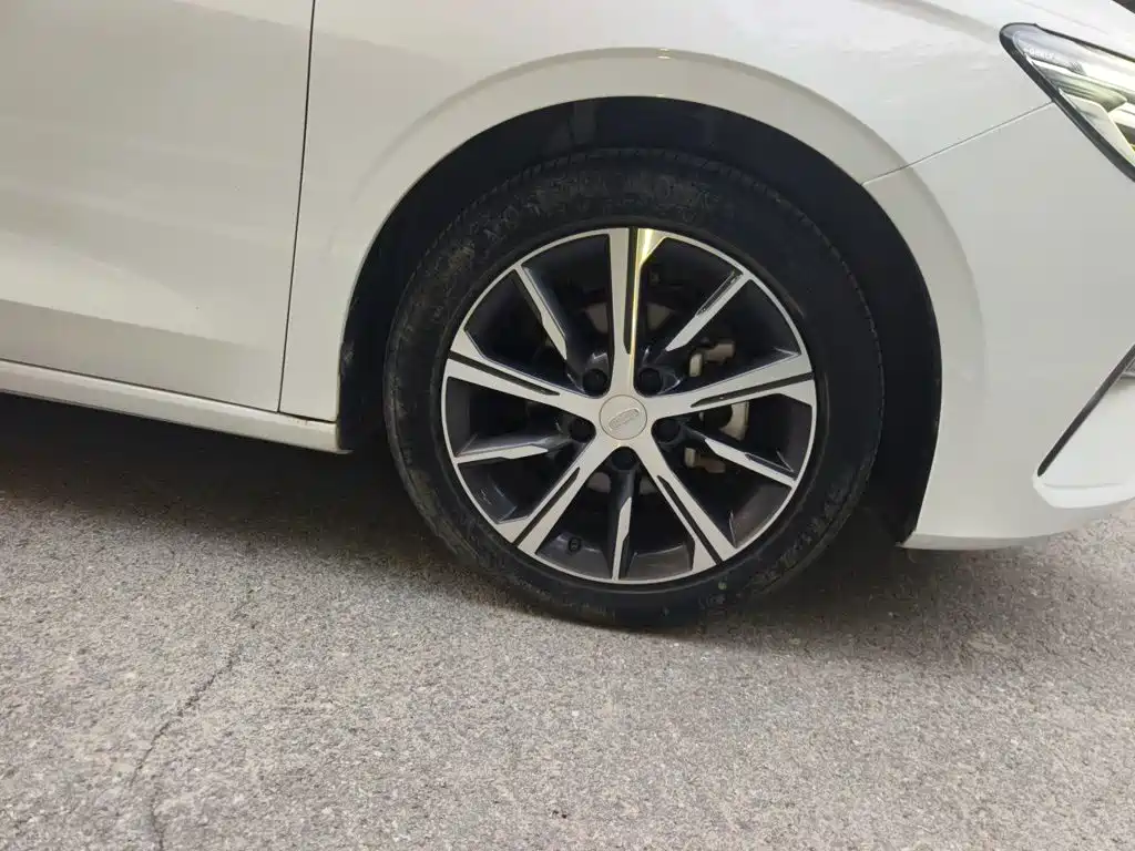 Geely Emgrand — миниатюра 8