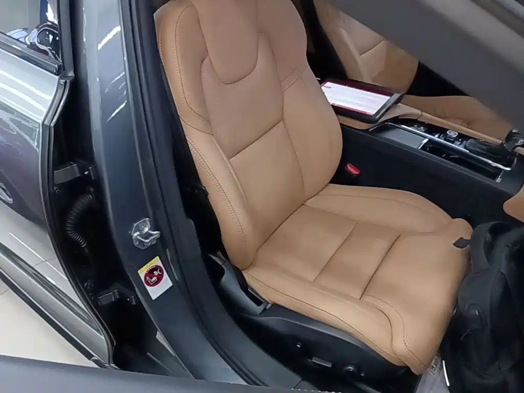 Volvo V90 — миниатюра 25