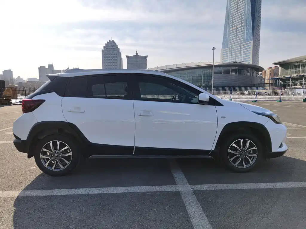 TOYOTA YARIS L ZHIXUAN