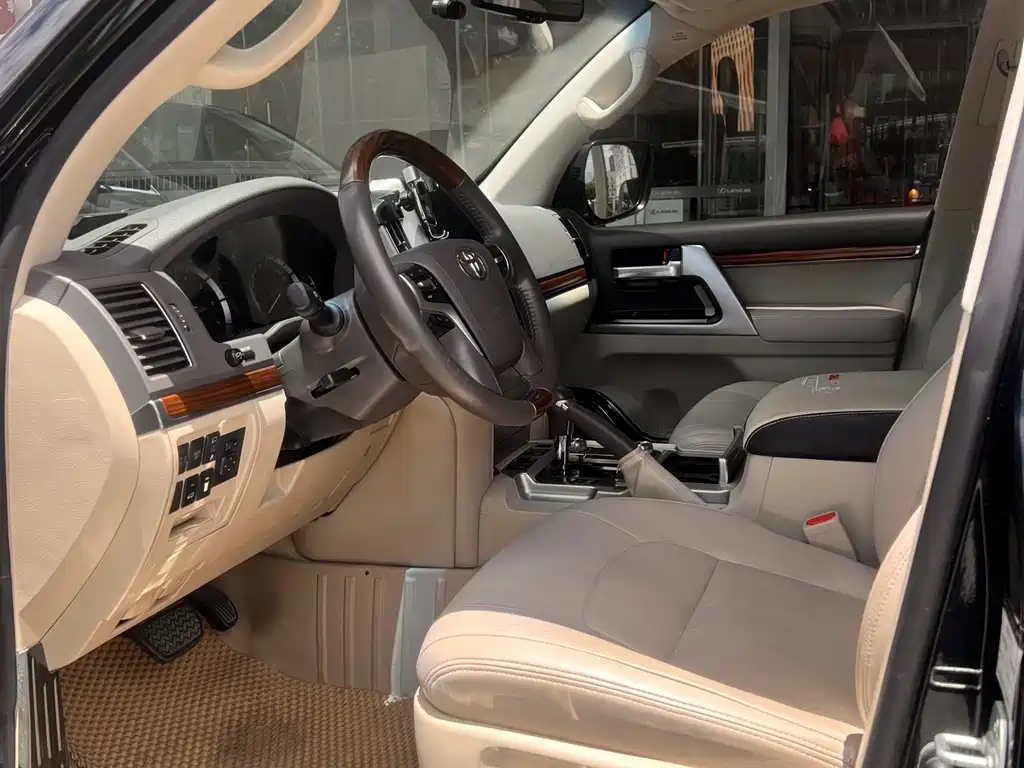 Toyota Land Cruiser — миниатюра 4