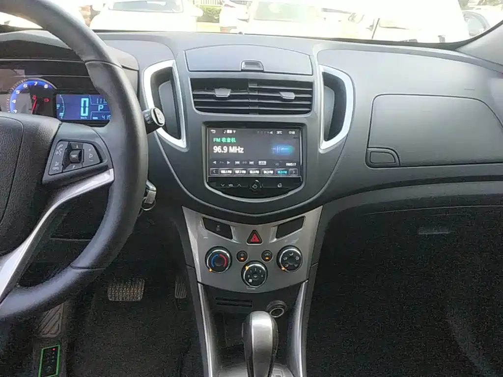 Chevrolet Trax — миниатюра 13