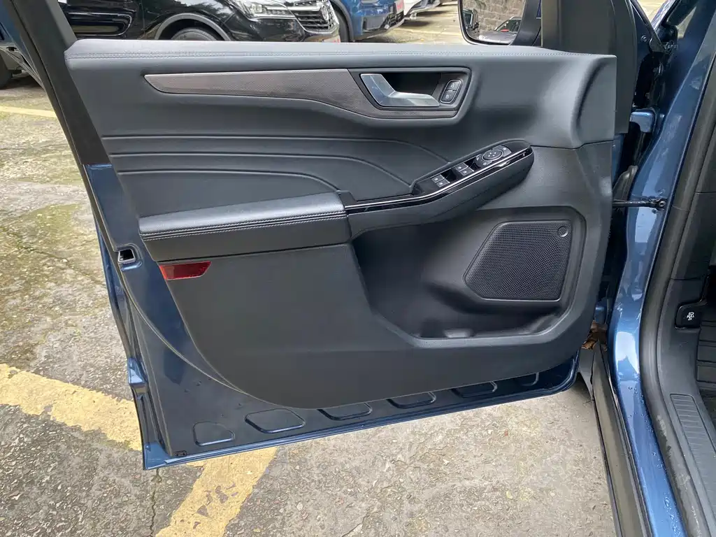 Ford Escape — миниатюра 8