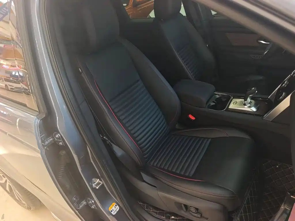 Land Rover Discovery Sport — миниатюра 25