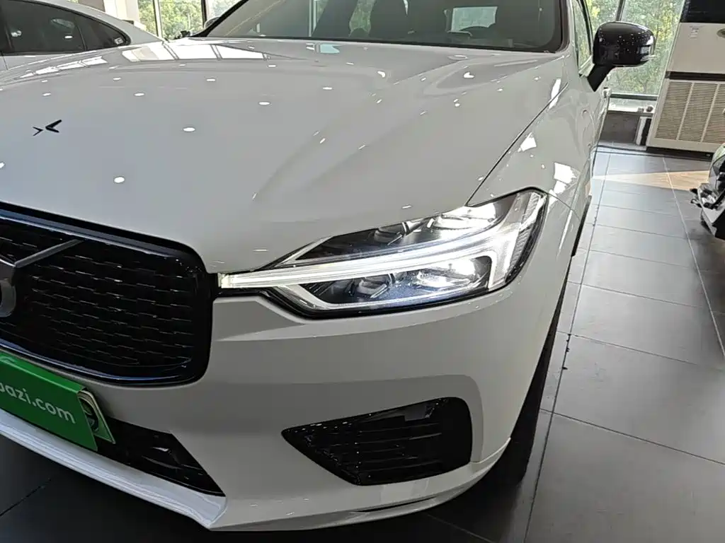 Volvo XC60 PHEV — миниатюра 24