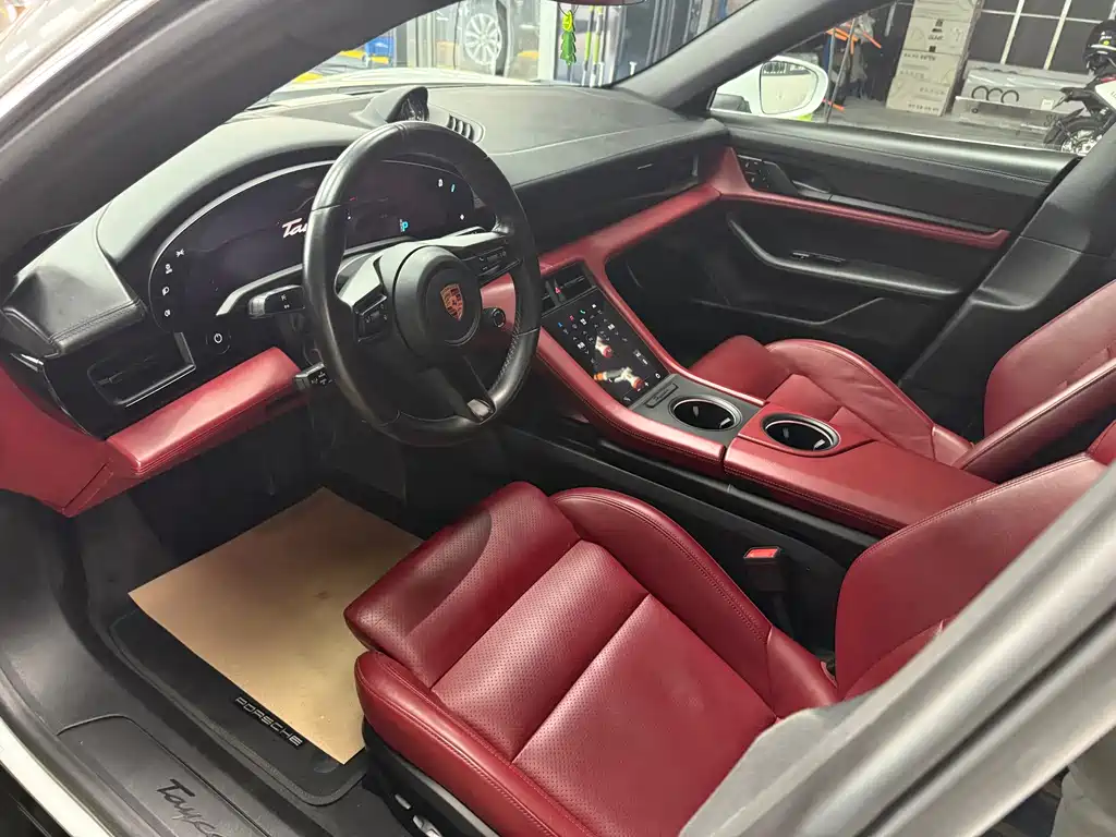 Porsche Taycan — миниатюра 5