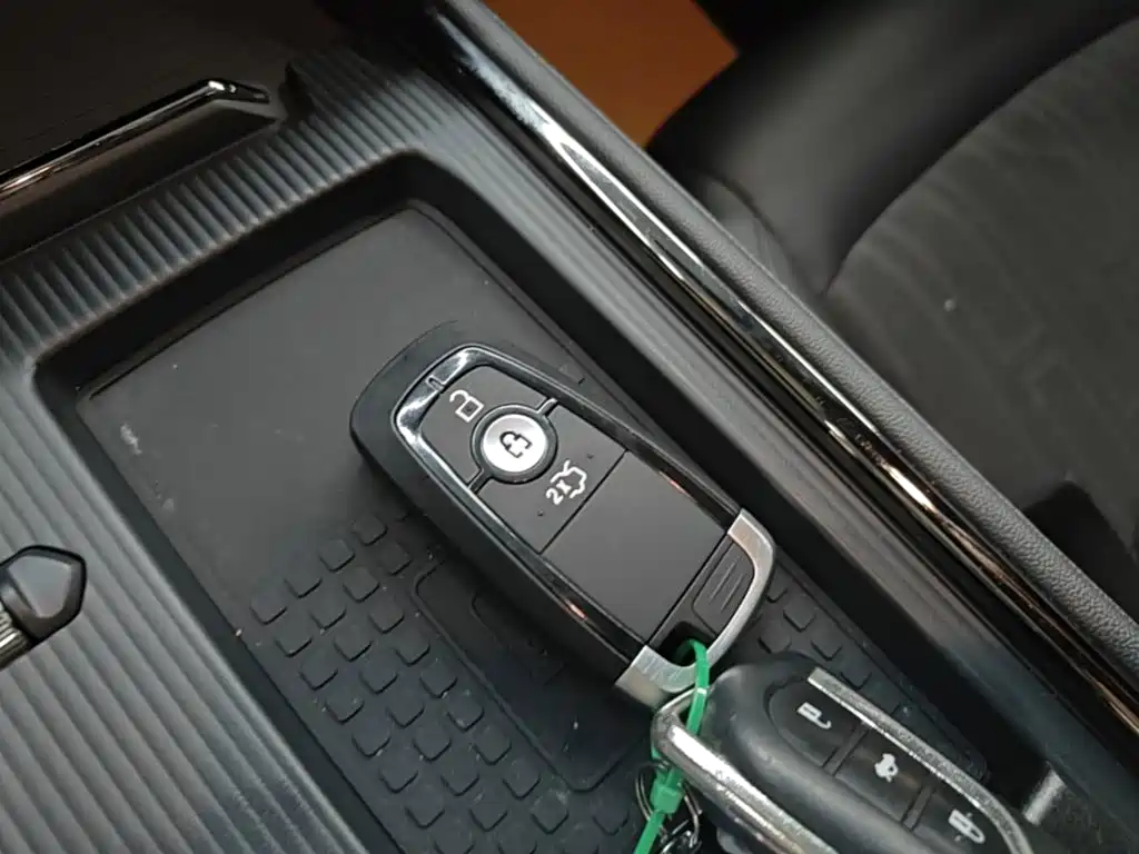 Ford Mondeo — миниатюра 9