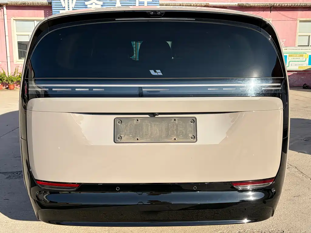 Li Auto Li MEGA — миниатюра 4