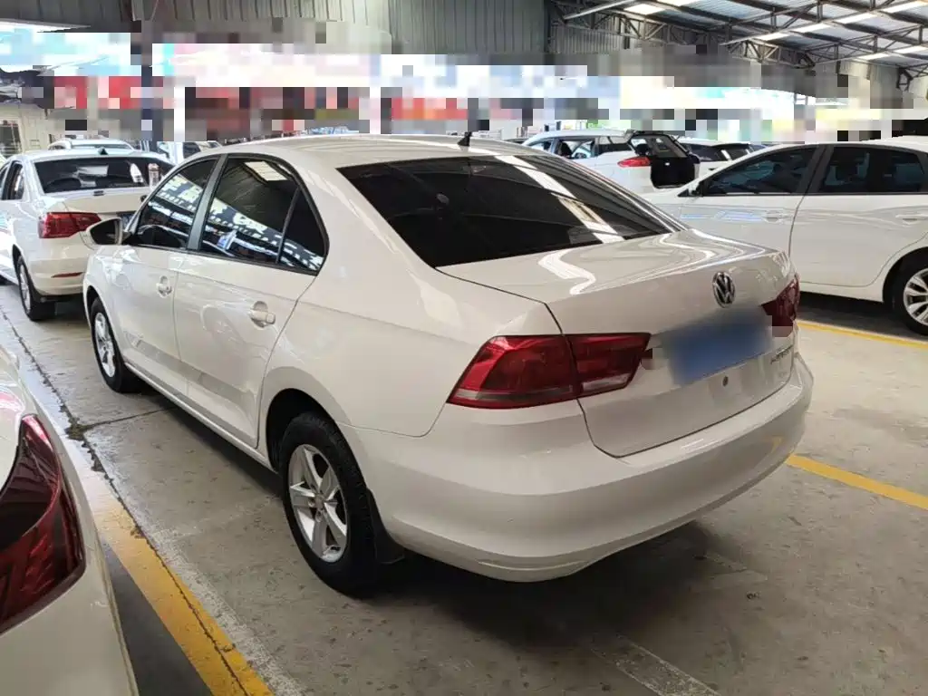 Volkswagen Santana — миниатюра 5