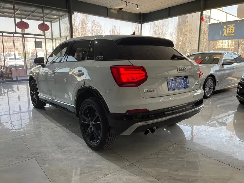 AUDI Q2L