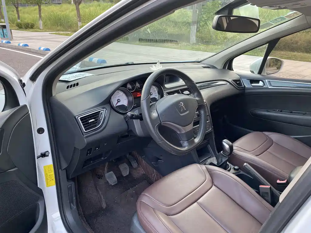 Peugeot 308 — миниатюра 7