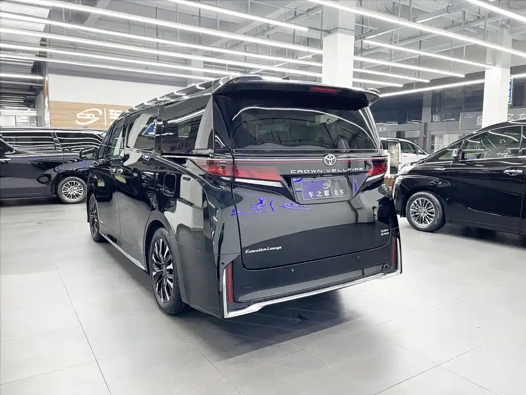 Toyota Vellfire — миниатюра 4