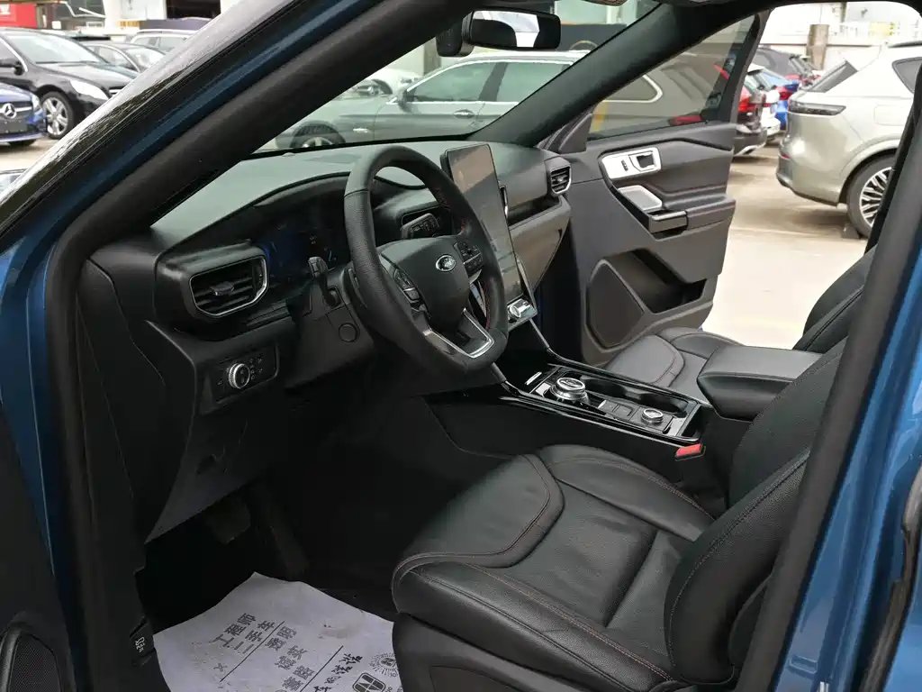 Ford Explorer — миниатюра 12
