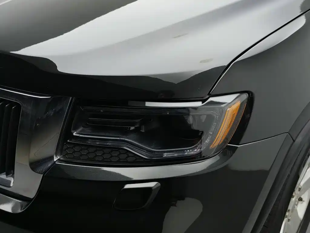 Jeep Grand Cherokee (Import) — миниатюра 7