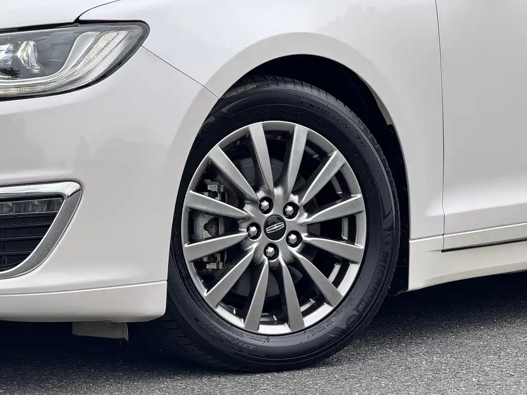 Lincoln MKZ — миниатюра 5