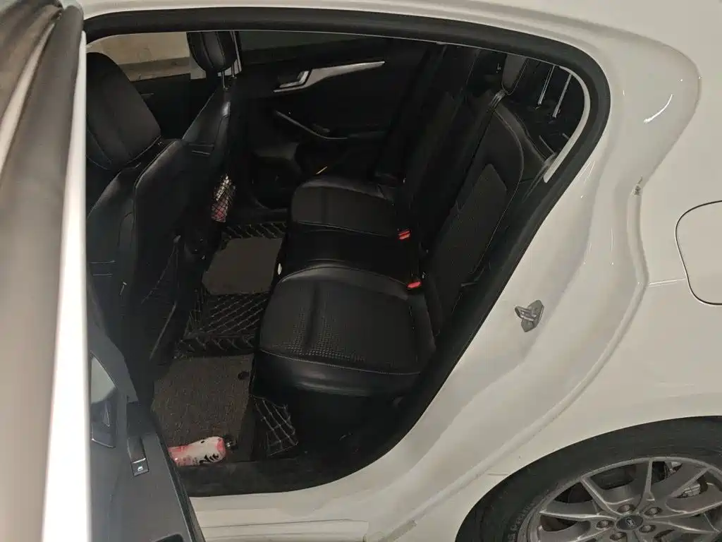 Ford Focus — миниатюра 18