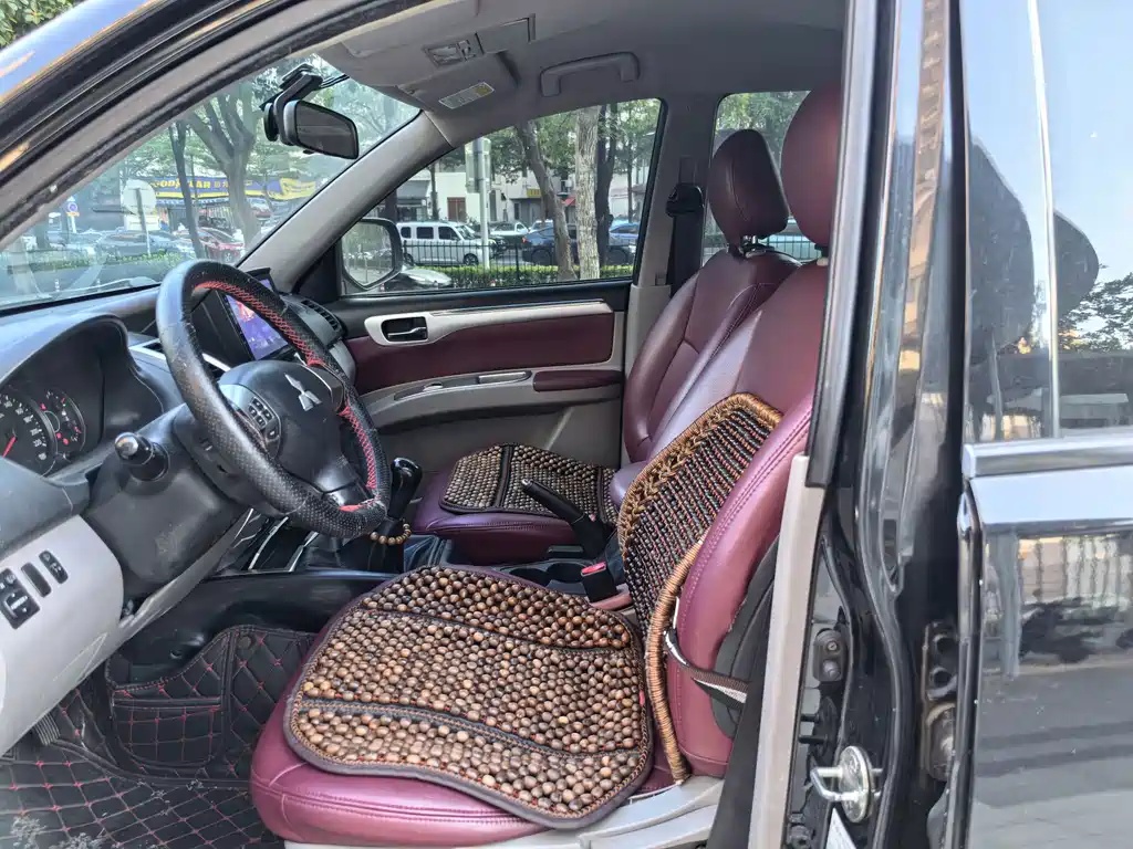 Mitsubishi Pajero Sport — миниатюра 7
