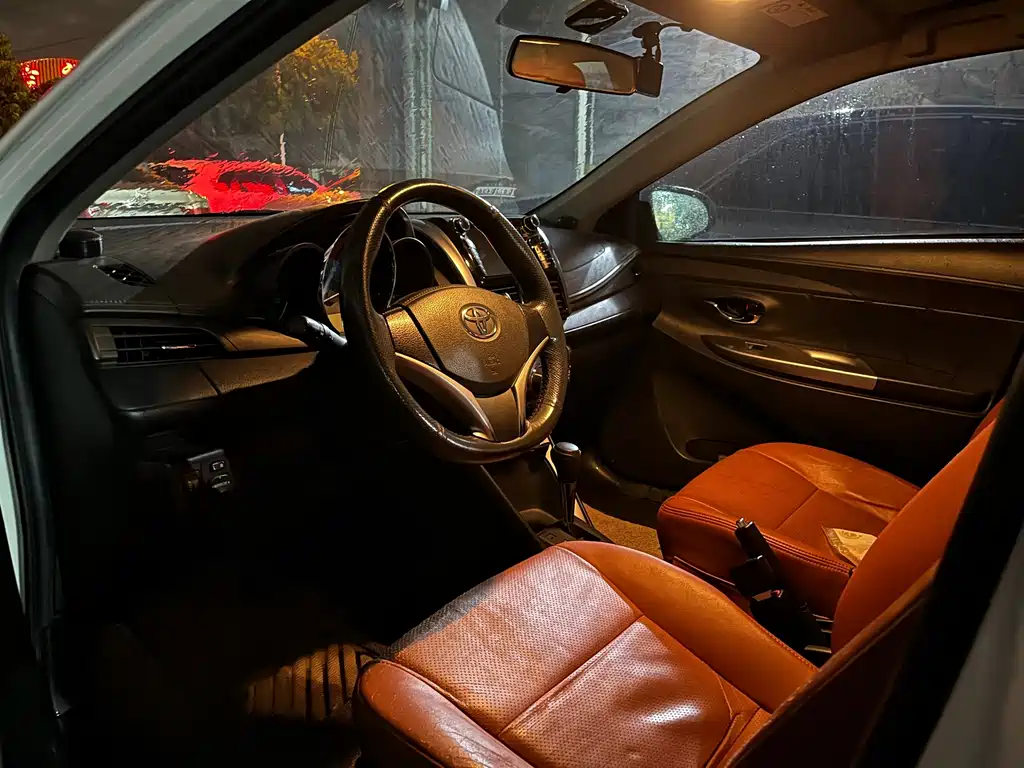 Toyota Yaris L — миниатюра 7