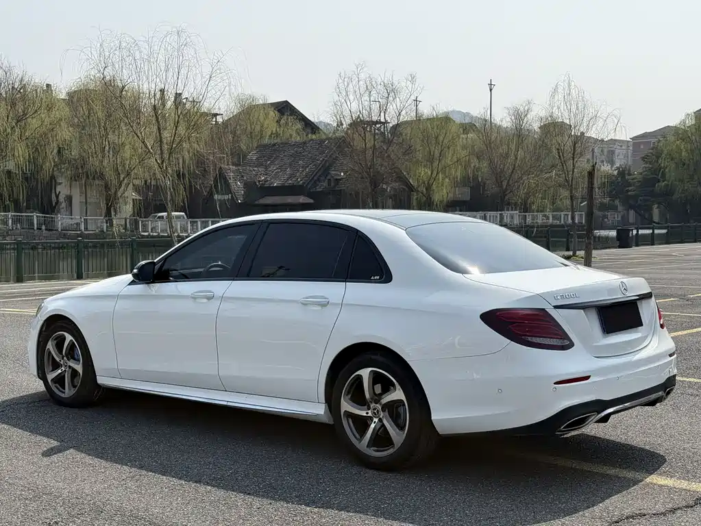 Mercedes-Benz E-Class E 2018 E 300 L Sport Fashion