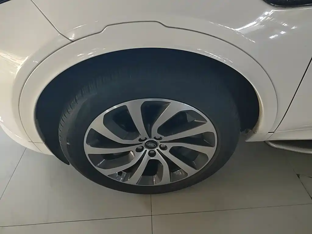 Land Rover Discovery Sport Hybrid — миниатюра 23